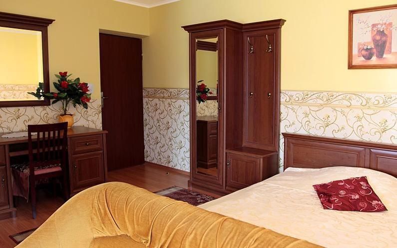 Hotel Mily Krosno Room photo